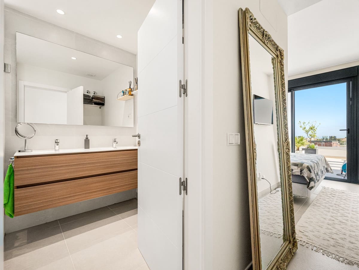 2 makuuhuone Huoneisto myytävänä paikassa Estepona mukana uima-altaan - 595 000 € (Ref: 10120976)