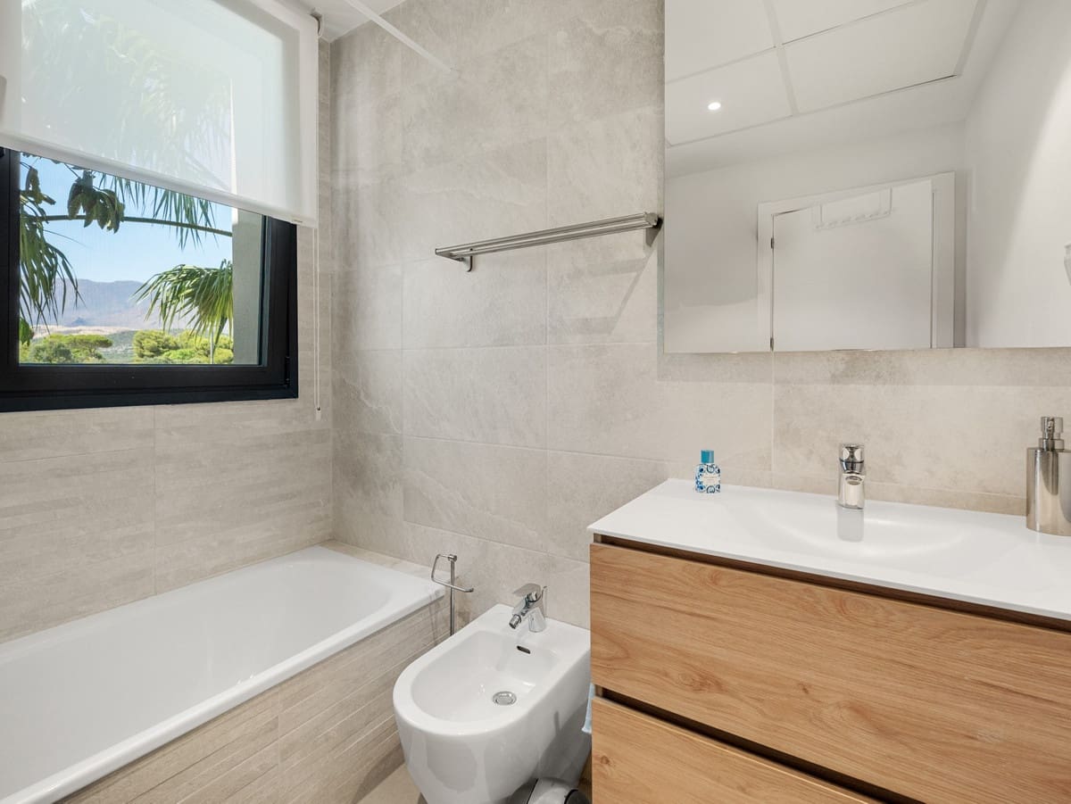 2 makuuhuone Huoneisto myytävänä paikassa Estepona mukana uima-altaan - 595 000 € (Ref: 10120976)