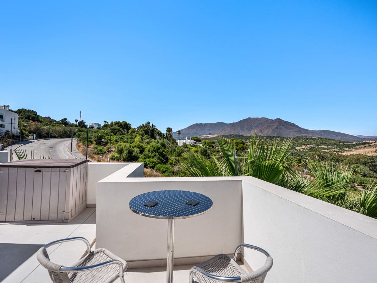 2 makuuhuone Huoneisto myytävänä paikassa Estepona mukana uima-altaan - 595 000 € (Ref: 10120976)