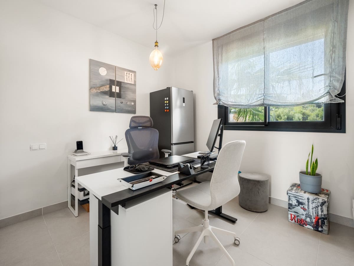 2 makuuhuone Huoneisto myytävänä paikassa Estepona mukana uima-altaan - 595 000 € (Ref: 10120976)
