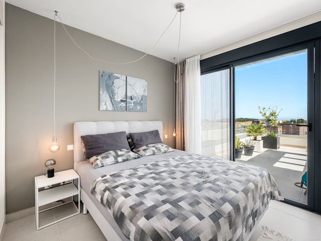 2 makuuhuone Huoneisto myytävänä paikassa Estepona mukana uima-altaan - 595 000 € (Ref: 10120976)