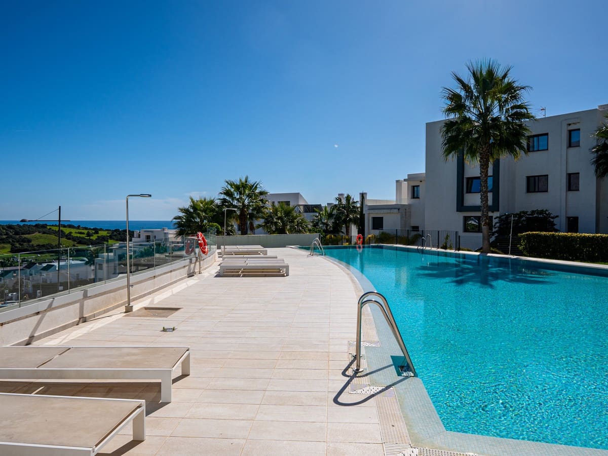 2 makuuhuone Huoneisto myytävänä paikassa Estepona mukana uima-altaan - 595 000 € (Ref: 10120976)