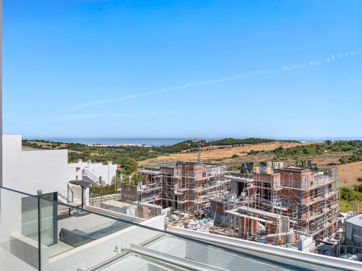 2 makuuhuone Huoneisto myytävänä paikassa Estepona mukana uima-altaan - 595 000 € (Ref: 10120976)