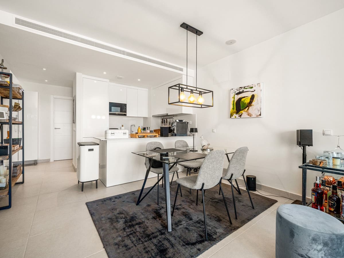 2 makuuhuone Huoneisto myytävänä paikassa Estepona mukana uima-altaan - 595 000 € (Ref: 10120976)