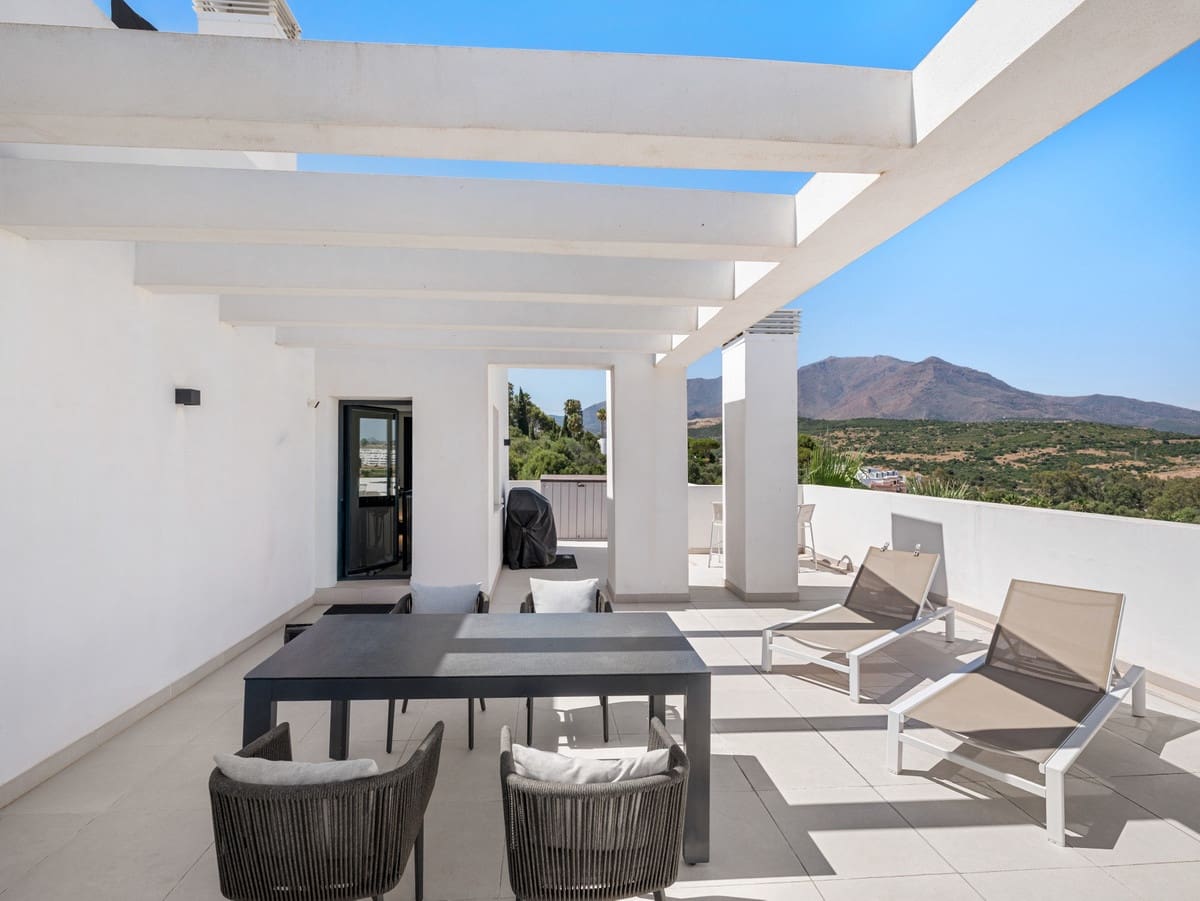 2 makuuhuone Huoneisto myytävänä paikassa Estepona mukana uima-altaan - 595 000 € (Ref: 10120976)