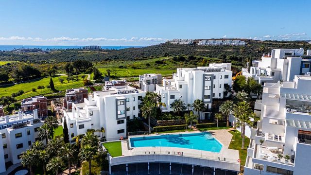 2 makuuhuone Huoneisto myytävänä paikassa Estepona mukana uima-altaan - 595 000 € (Ref: 10120976)