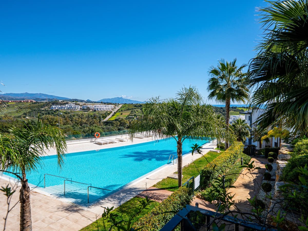 2 makuuhuone Huoneisto myytävänä paikassa Estepona mukana uima-altaan - 595 000 € (Ref: 10120976)