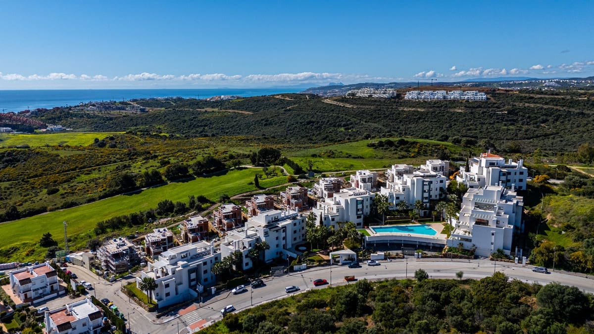 2 makuuhuone Huoneisto myytävänä paikassa Estepona mukana uima-altaan - 595 000 € (Ref: 10120976)