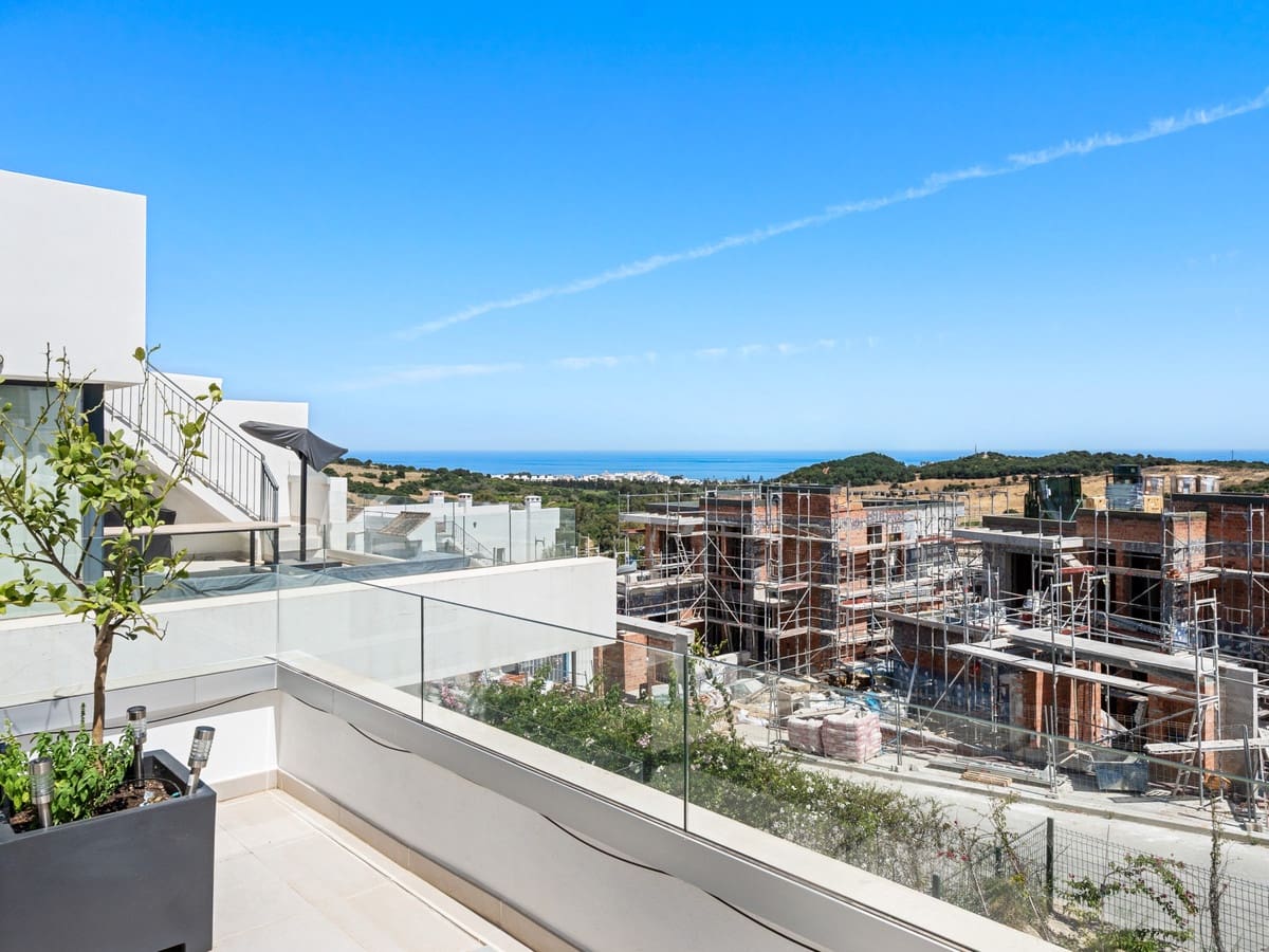 2 makuuhuone Huoneisto myytävänä paikassa Estepona mukana uima-altaan - 595 000 € (Ref: 10120976)