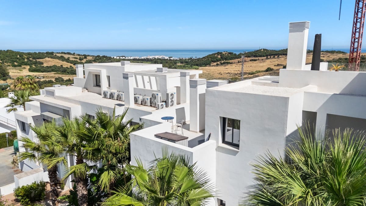 2 makuuhuone Huoneisto myytävänä paikassa Estepona mukana uima-altaan - 595 000 € (Ref: 10120976)