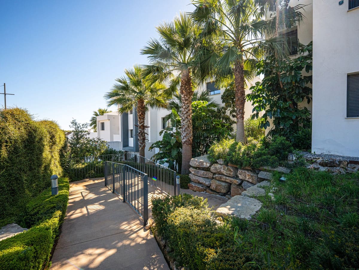 2 makuuhuone Huoneisto myytävänä paikassa Estepona mukana uima-altaan - 595 000 € (Ref: 10120976)