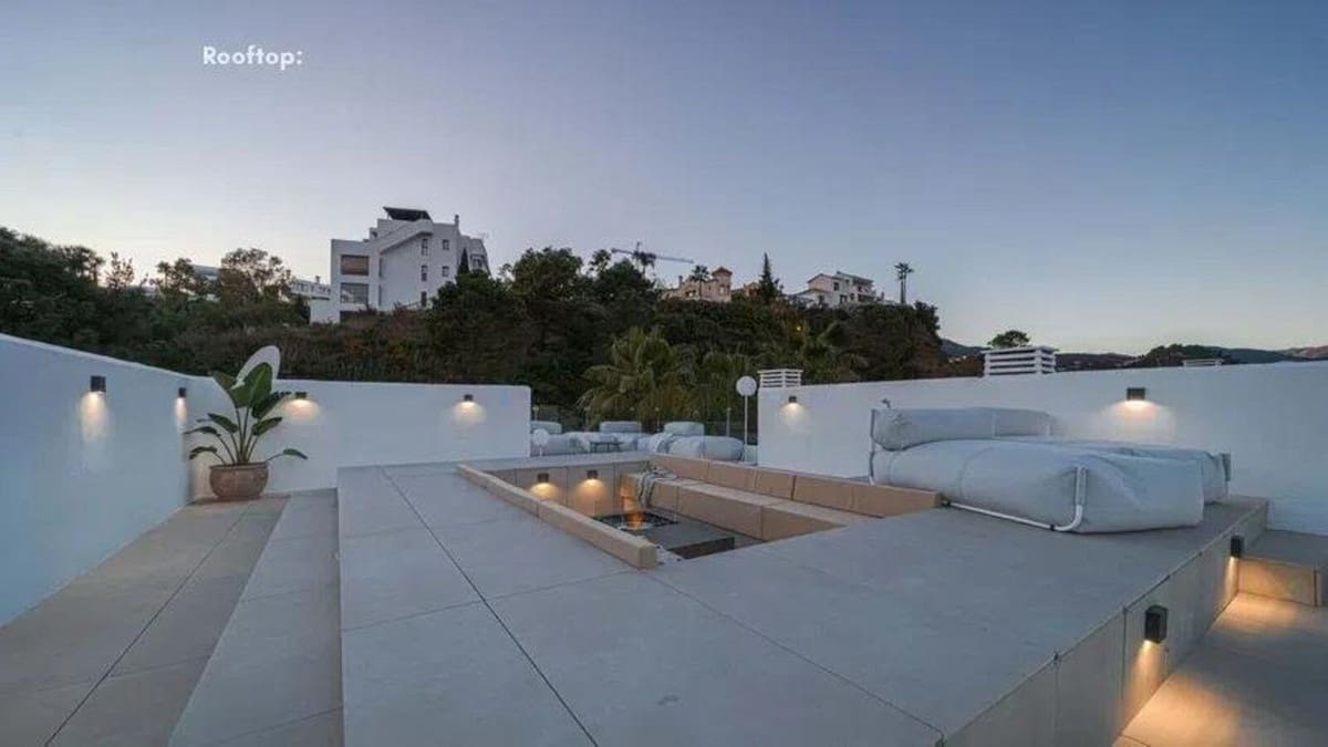 2 quarto Apartamento para venda em La Quinta com piscina - 899 000 € (Ref: 10120978)