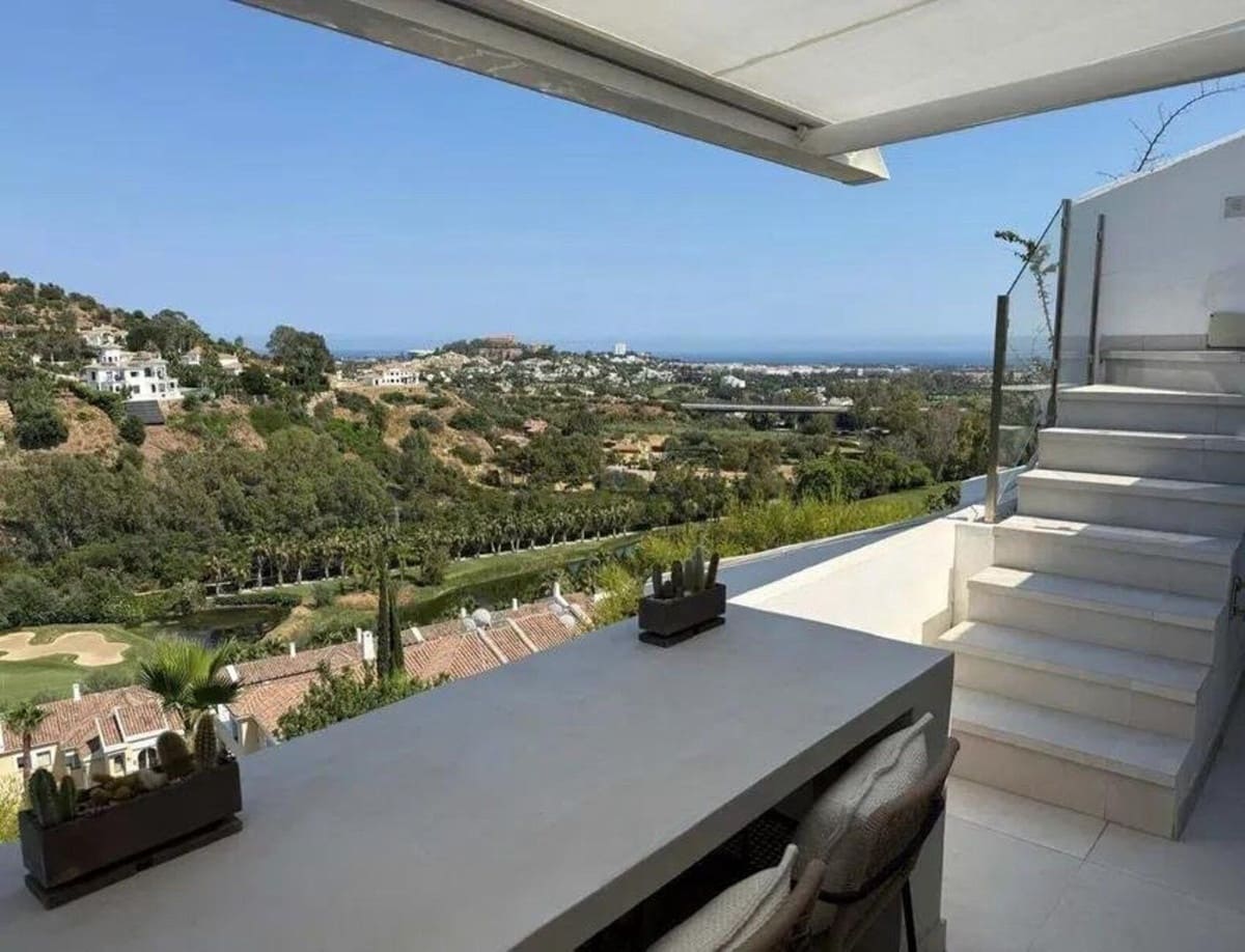 2 quarto Apartamento para venda em La Quinta com piscina - 899 000 € (Ref: 10120978)