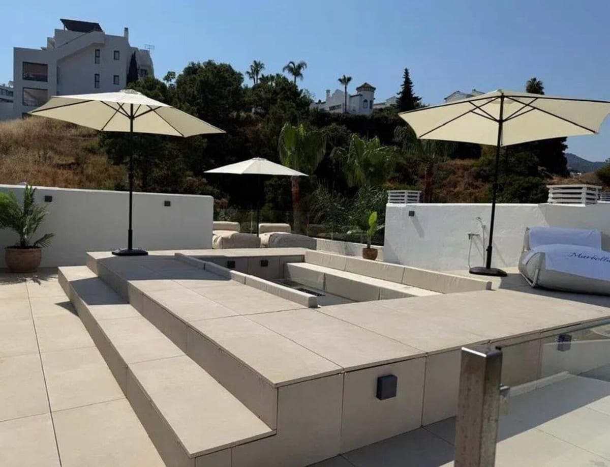 2 quarto Apartamento para venda em La Quinta com piscina - 899 000 € (Ref: 10120978)