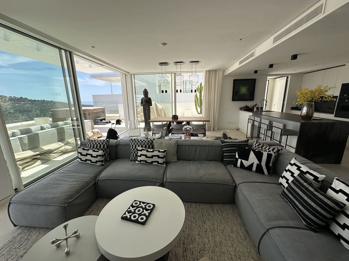 3 sypialnia Apartament na sprzedaż w Ojen z basenem garażem - 2 300 000 € (Ref: 10120979)