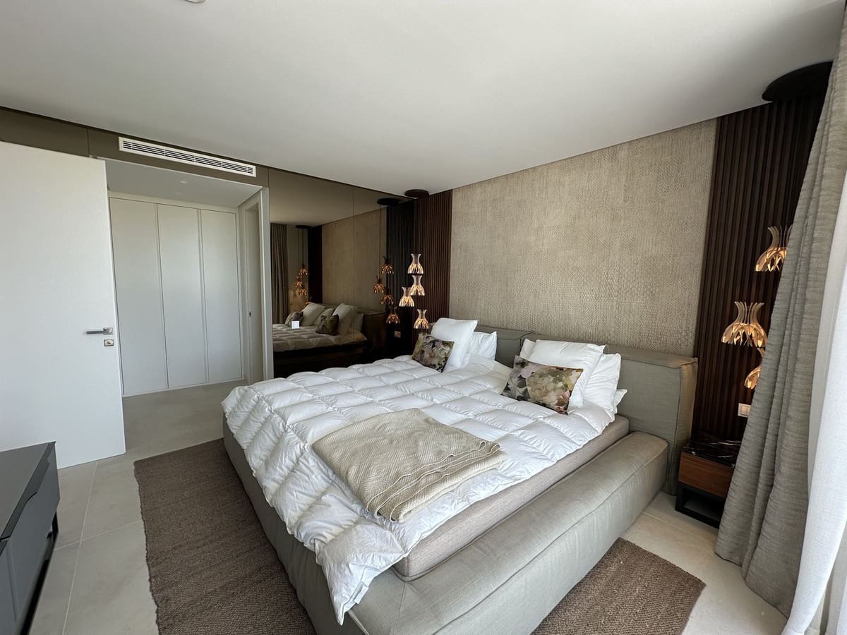 3 sypialnia Apartament na sprzedaż w Ojen z basenem garażem - 2 300 000 € (Ref: 10120979)