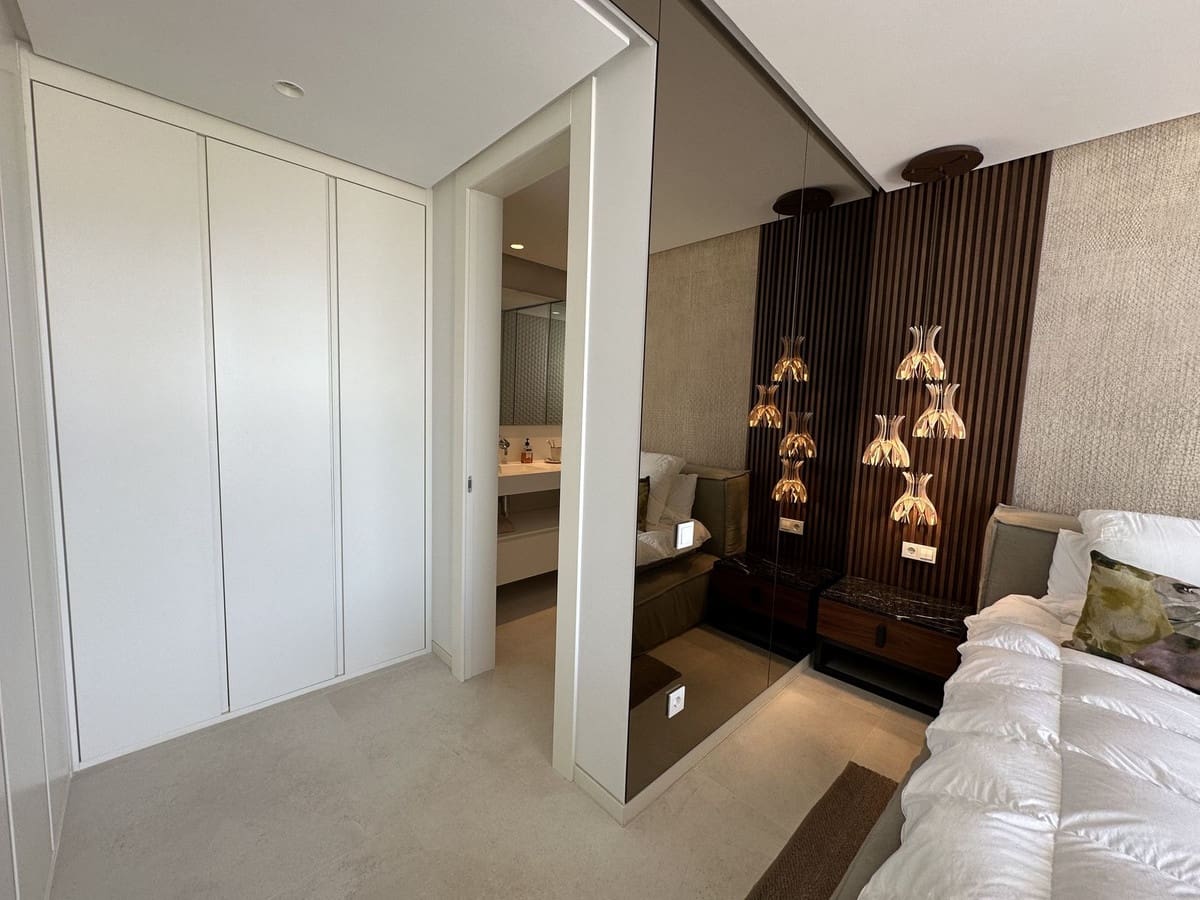 3 sypialnia Apartament na sprzedaż w Ojen z basenem garażem - 2 300 000 € (Ref: 10120979)
