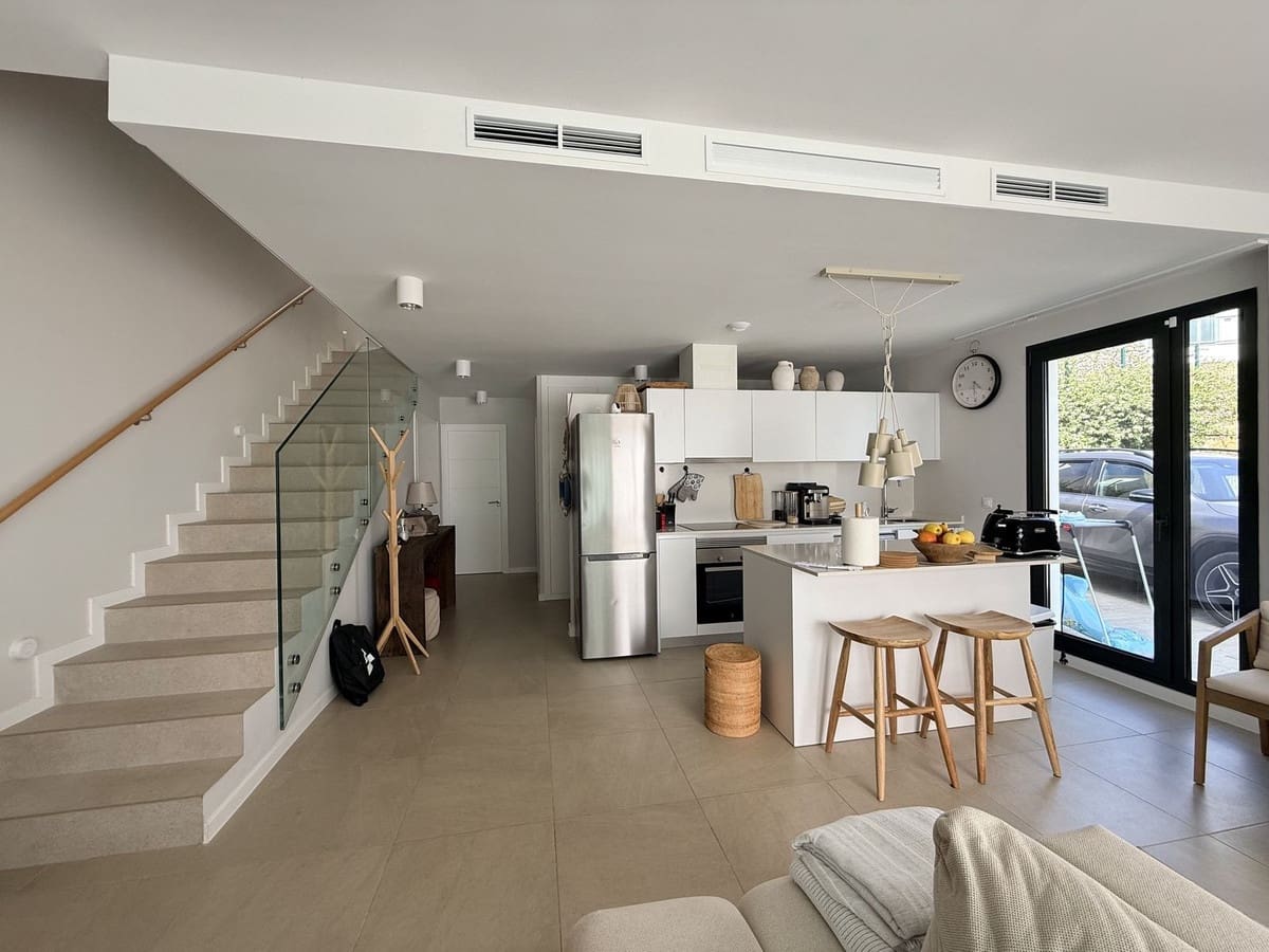4 bedroom Semi-detached Villa for sale in Riviera del Sol with pool - € 770,000 (Ref: 10123428)