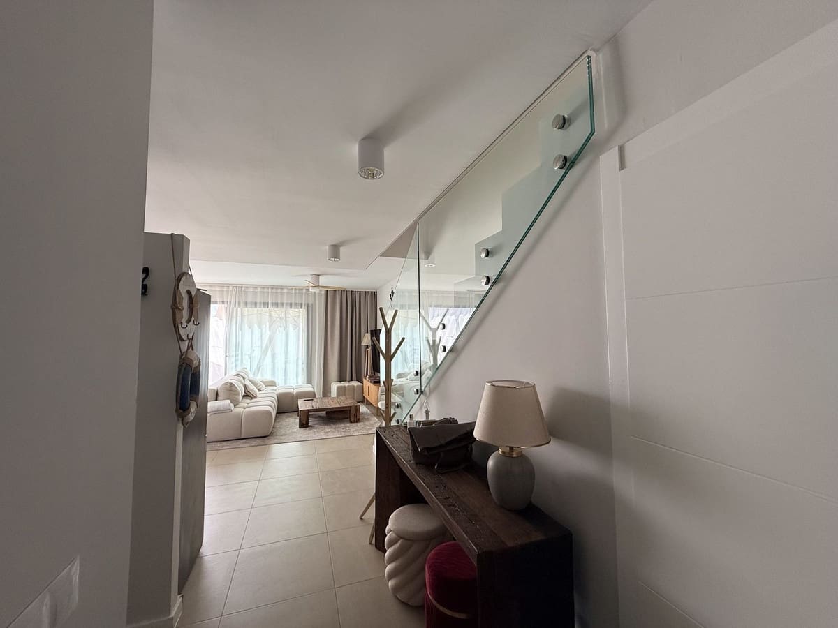 4 bedroom Semi-detached Villa for sale in Riviera del Sol with pool - € 770,000 (Ref: 10123428)