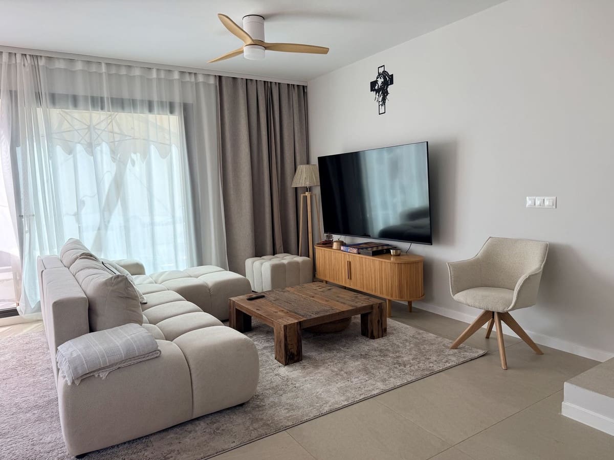 4 bedroom Semi-detached Villa for sale in Riviera del Sol with pool - € 770,000 (Ref: 10123428)