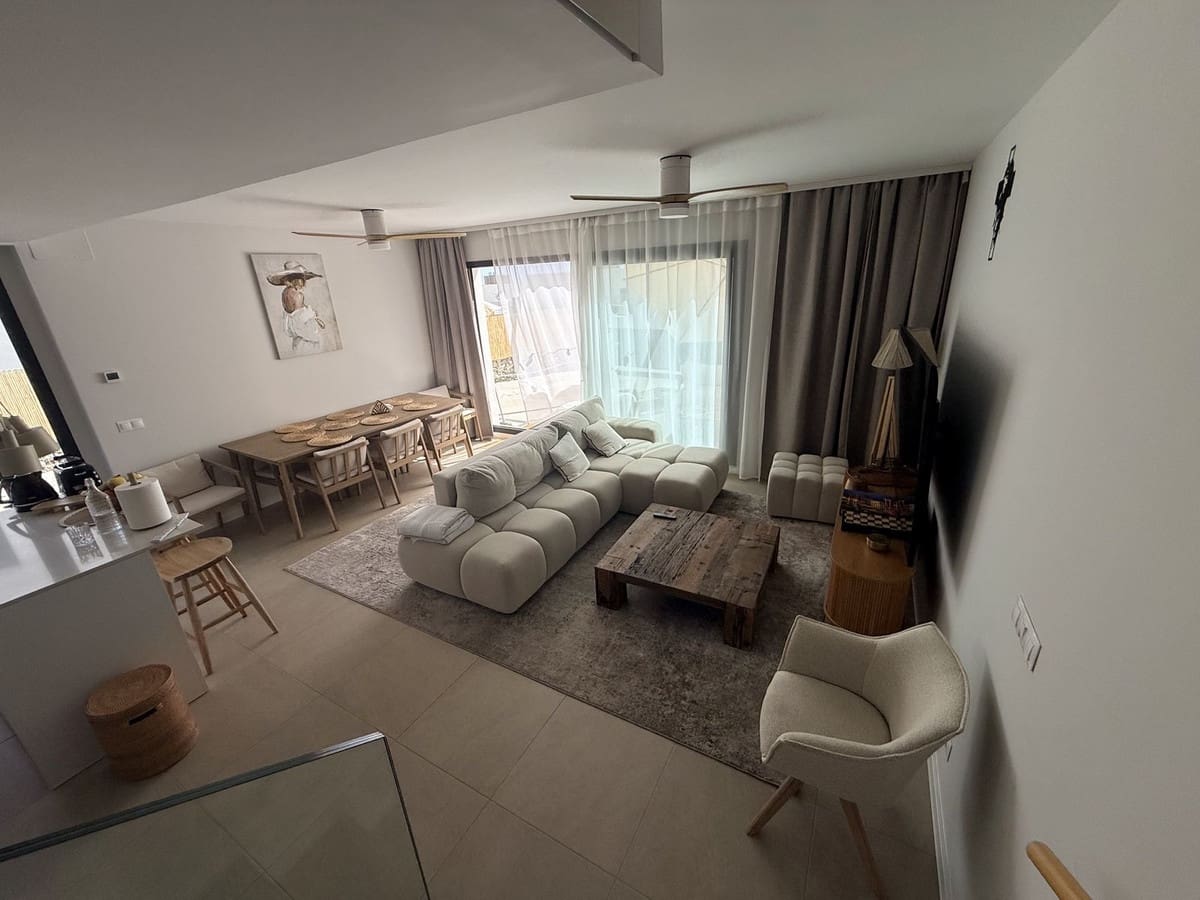 4 bedroom Semi-detached Villa for sale in Riviera del Sol with pool - € 770,000 (Ref: 10123428)