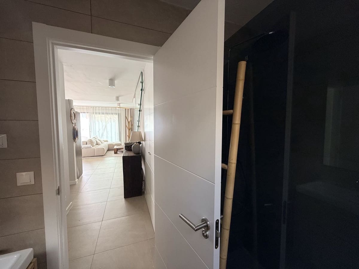 4 bedroom Semi-detached Villa for sale in Riviera del Sol with pool - € 770,000 (Ref: 10123428)
