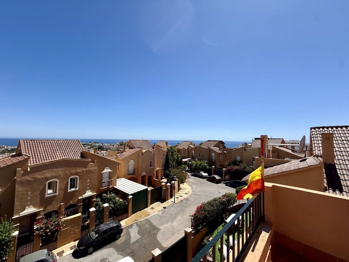 3 bedroom Townhouse for sale in Riviera del Sol with pool garage - € 550,000 (Ref: 10123429)