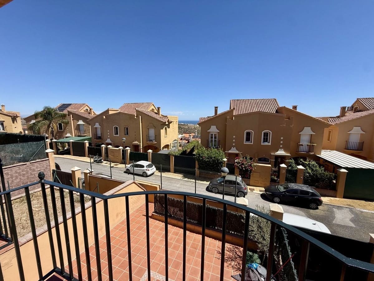 3 bedroom Townhouse for sale in Riviera del Sol with pool garage - € 550,000 (Ref: 10123429)
