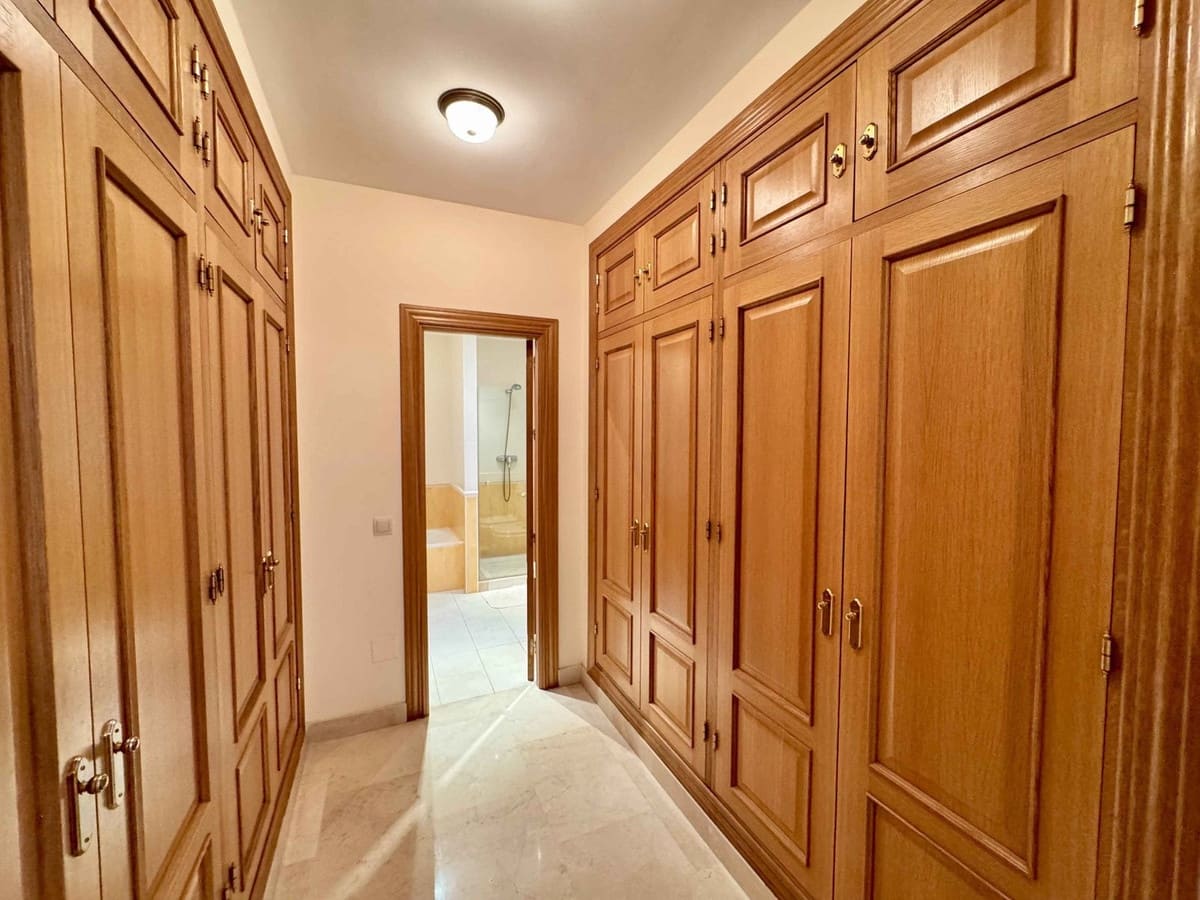 6 makuuhuone Huvila myytävänä paikassa Riviera del Sol mukana uima-altaan - 2 995 000 € (Ref: 10124826)