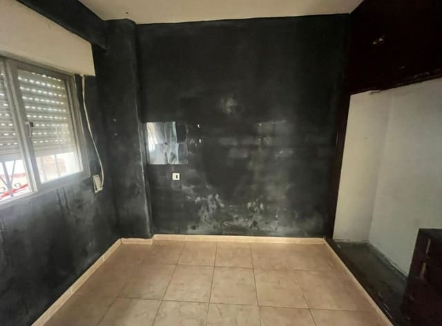 3 slaapkamer Appartement te koop in Estepona - € 200.000 (Ref: 10124829)