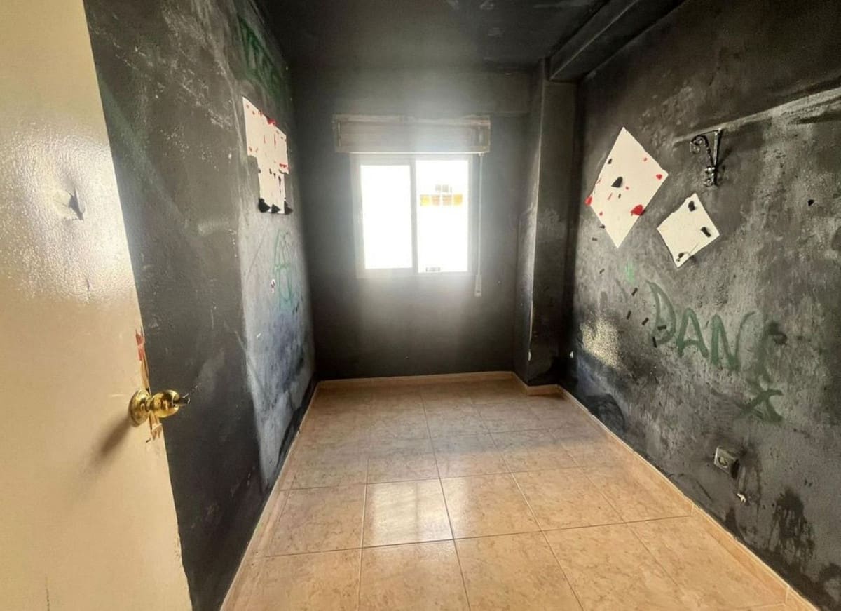 3 slaapkamer Appartement te koop in Estepona - € 200.000 (Ref: 10124829)