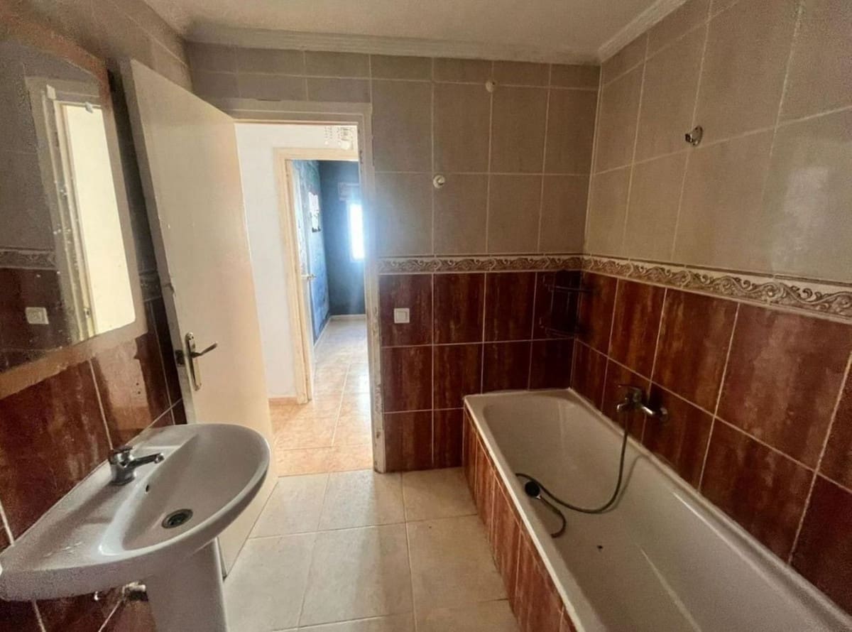 3 slaapkamer Appartement te koop in Estepona - € 200.000 (Ref: 10124829)