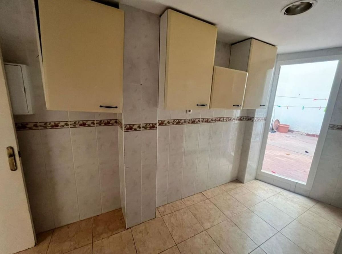 3 slaapkamer Appartement te koop in Estepona - € 200.000 (Ref: 10124829)