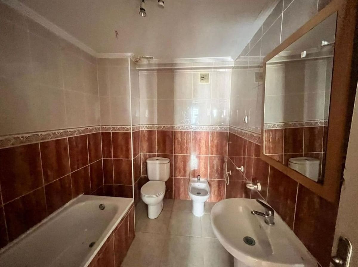 3 slaapkamer Appartement te koop in Estepona - € 200.000 (Ref: 10124829)