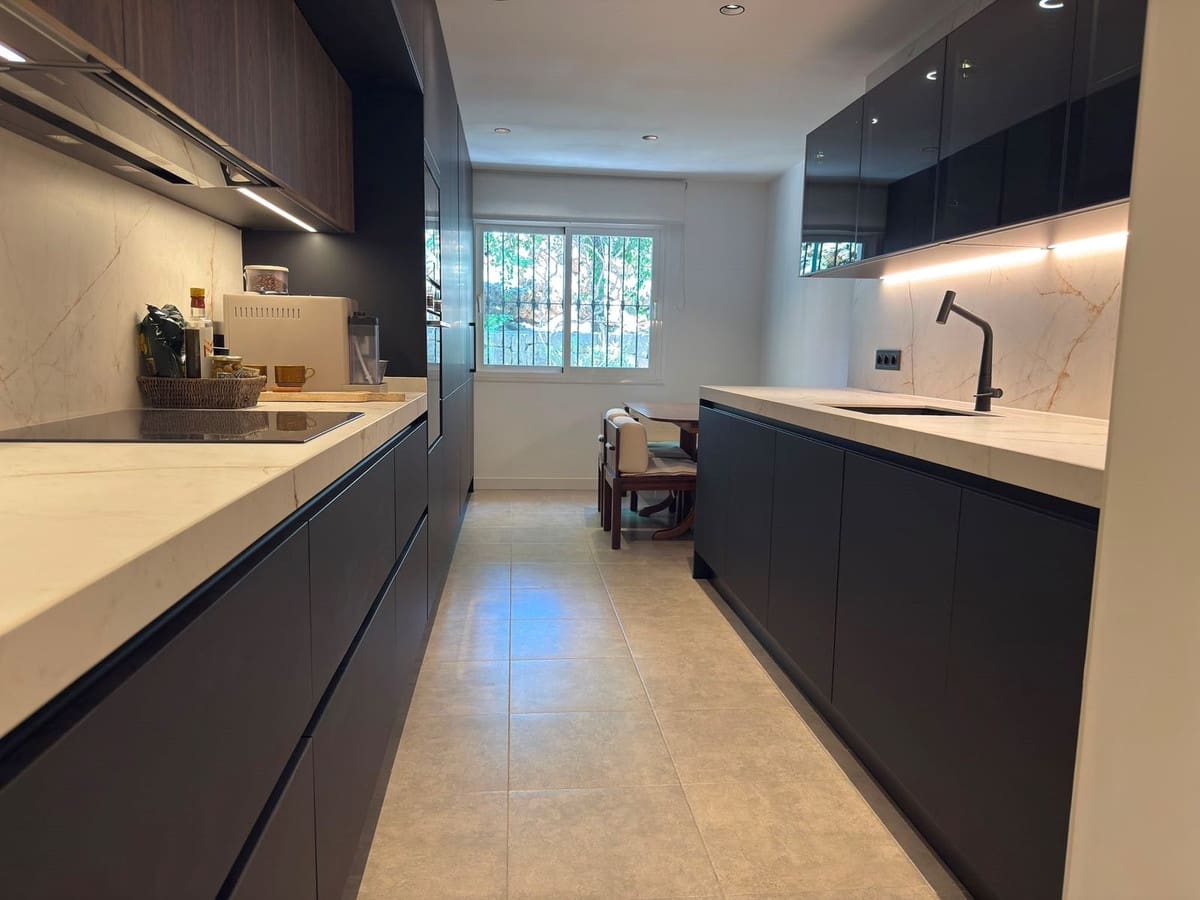 3 bedroom Apartment for sale in Golden Mile with pool garage - € 840,000 (Ref: 10124831)
