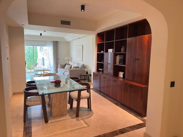 3 bedroom Apartment for sale in Sierra Blanca, Marbella with pool garage - € 840,000 (Ref: 10124831)