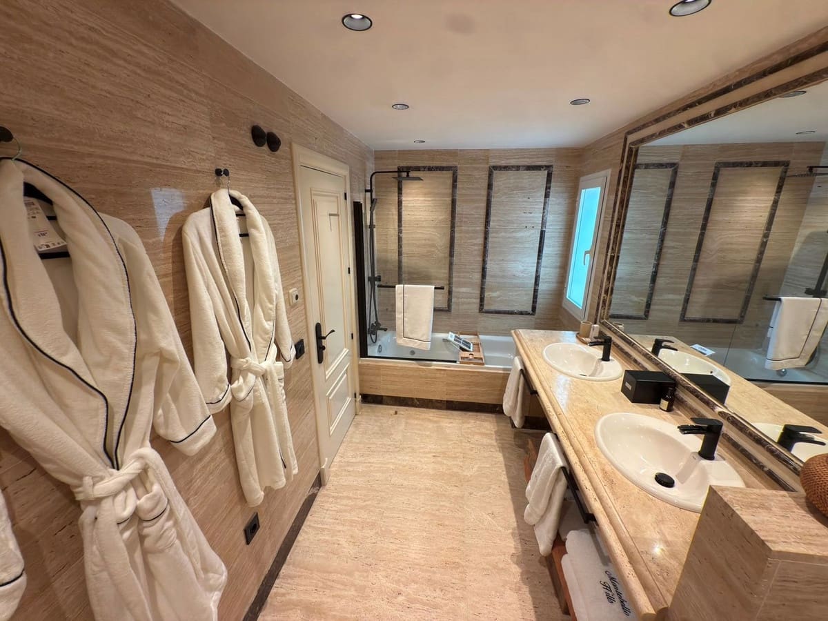 3 bedroom Apartment for sale in Golden Mile with pool garage - € 840,000 (Ref: 10124831)