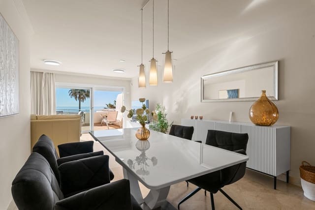 Apartamento de 2 habitaciones en Estepona en venta con piscina garaje - 695.000 € (Ref: 10124832)