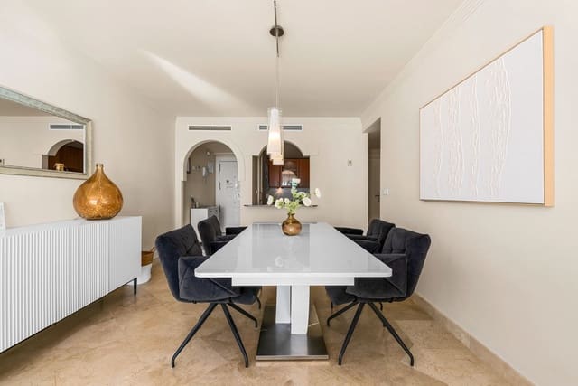 Apartamento de 2 habitaciones en Estepona en venta con piscina garaje - 695.000 € (Ref: 10124832)