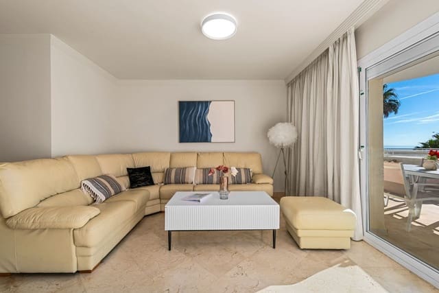 Apartamento de 2 habitaciones en Estepona en venta con piscina garaje - 695.000 € (Ref: 10124832)