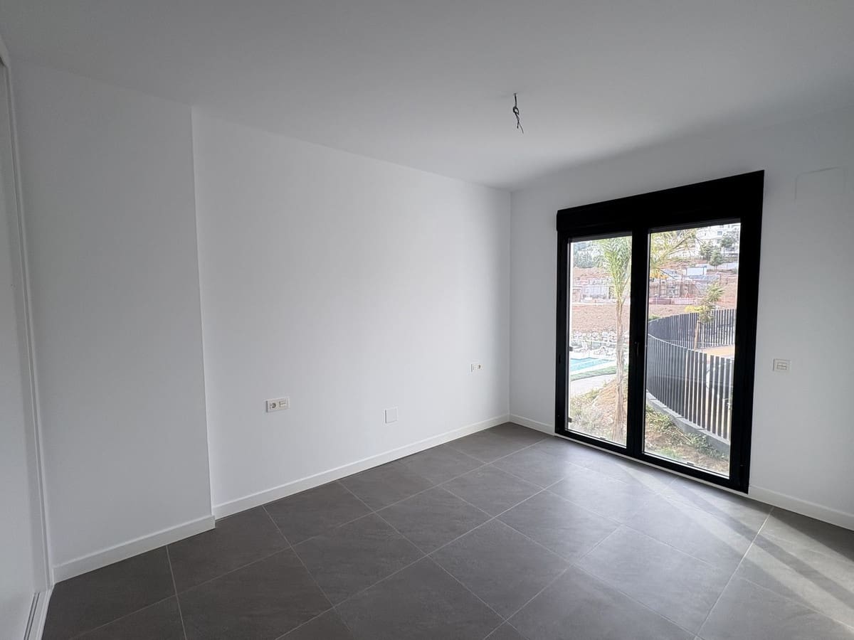 3 sypialnia Apartament na sprzedaż w El Chaparral z basenem garażem - 595 000 € (Ref: 10130868)