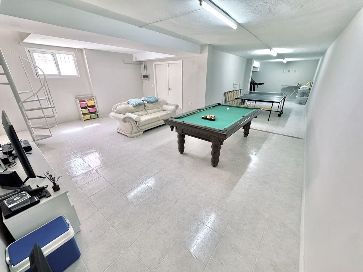 4 slaapkamer Villa te koop in Calahonda met zwembad garage - € 1.250.000 (Ref: 10130873)