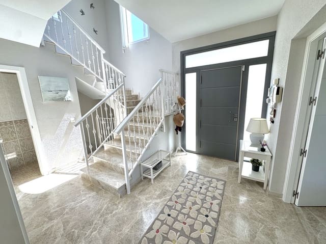 4 slaapkamer Villa te koop in Calahonda, Mijas met zwembad garage - € 1.250.000 (Ref: 10130873)