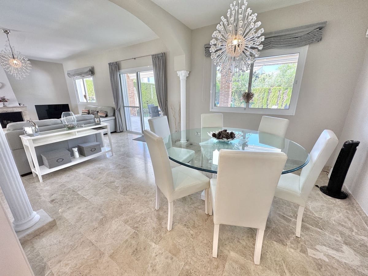 4 slaapkamer Villa te koop in Calahonda met zwembad garage - € 1.250.000 (Ref: 10130873)