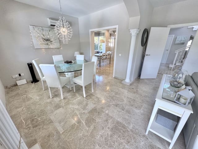4 slaapkamer Villa te koop in Calahonda, Mijas met zwembad garage - € 1.250.000 (Ref: 10130873)