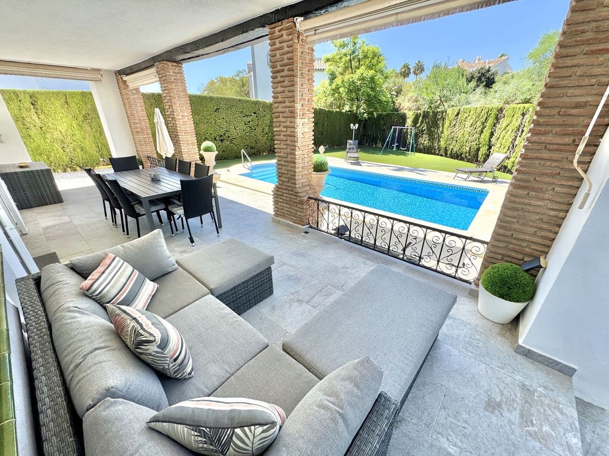 4 slaapkamer Villa te koop in Calahonda met zwembad garage - € 1.250.000 (Ref: 10130873)