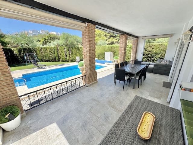 4 slaapkamer Villa te koop in Calahonda, Mijas met zwembad garage - € 1.250.000 (Ref: 10130873)