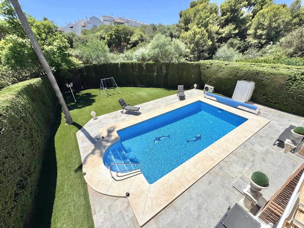 4 slaapkamer Villa te koop in Calahonda met zwembad garage - € 1.250.000 (Ref: 10130873)
