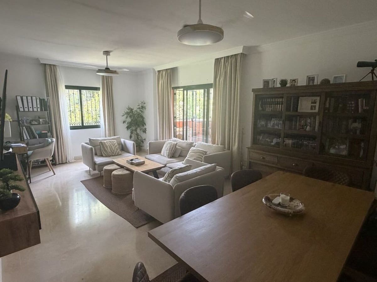 Apartamento de 3 habitaciones en Elviria en venta con piscina garaje - 390.000 € (Ref: 10130875)