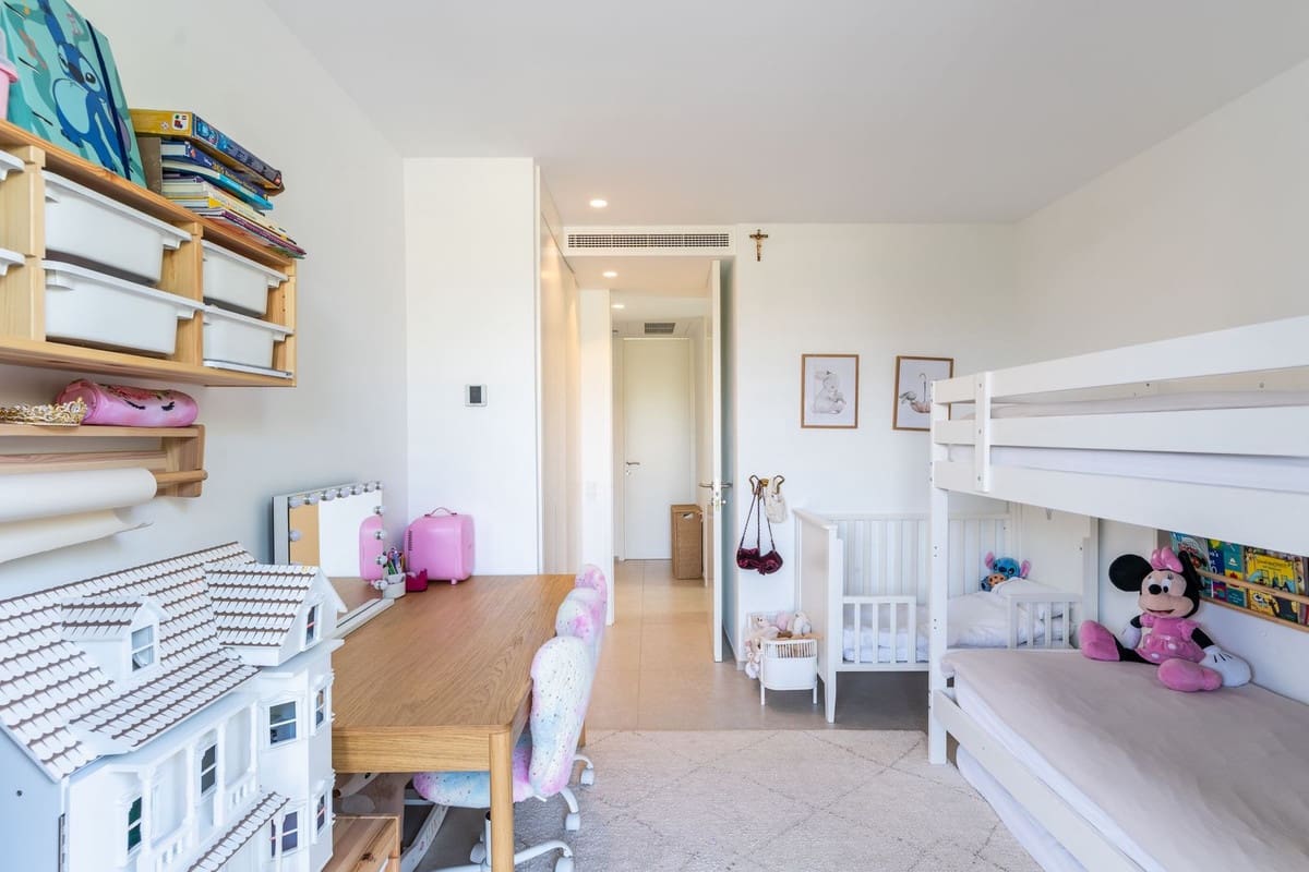 2 sovrum Lägenhet till salu i Benahavis med pool garage - 760 000 € (Ref: 10130878)